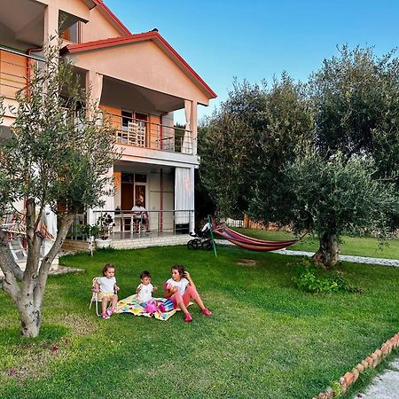 Aria Guest House Himare Exterior photo