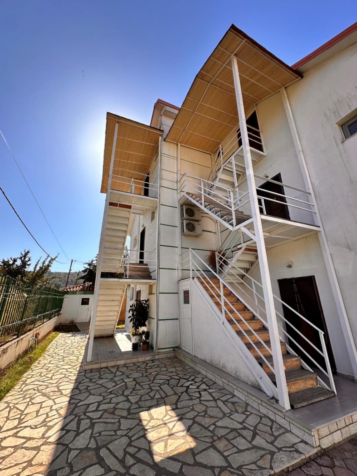 Aria Guest House Himare Exterior photo